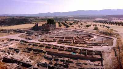 What the team can see - Curse of the Ancients with Alice Roberts