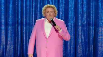 "What if they offer us free Crocs?" - Fortune Feimster: Crushing It