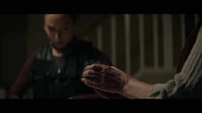 What is this?
- An IED. A kind of explosive device. - The Vigilante