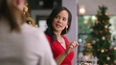 -What is this?
-Red-velvet cheesecake pie. - Christmas on the Menu