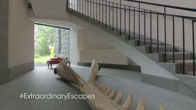 -- What is this? -- That, that I would
guess is the jawbone from a sperm - Extraordinary Escapes with Sandi Toksvig