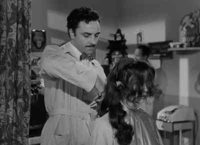 What is this? This is water? - Roman Holiday