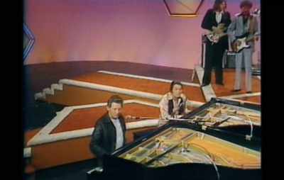 ♪ What those five foot
could do ♪ - Jerry Lee Lewis: Trouble in Mind