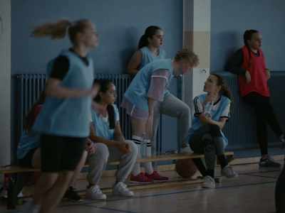 What time are you picking me up?
- At 4. - Girl Picture