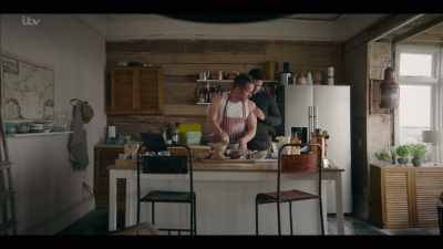 What time will she be here?
Four. - The Long Call