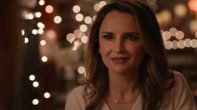 What, uh, made you decide
to stay? - Rescuing Christmas