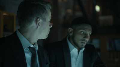 - What? What just happened?
- Line went dead. - NCIS: Sydney