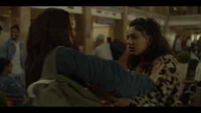 What? What's wrong? - Hanna