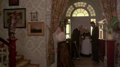 - What, who is it?
- Shh! - Picnic at Hanging Rock