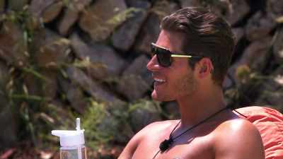 ‐What is wrong
with you girls?
‐ADAM J: I think, why not try - Love Island