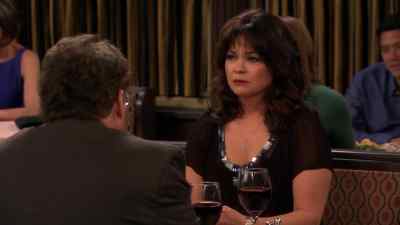 - What?
- Yeah, yeah. - Hot in Cleveland