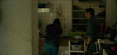 - What were you doing there?
- Warning my brother. - Triple Frontier