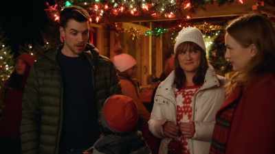 What? You think I'm tall?
That's amazing. - Our Christmas Mural