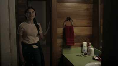 - What?
- You told me my mom was right, - Tell Me Your Secrets