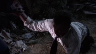 WHAT, YOU'RE GONNA
KILL ME WITH A ROCK ? - Six Feet Under