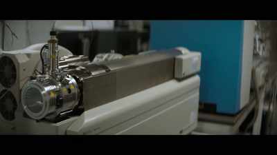 What you're looking at here
can take apart a molecule, - Untold: Hall of Shame