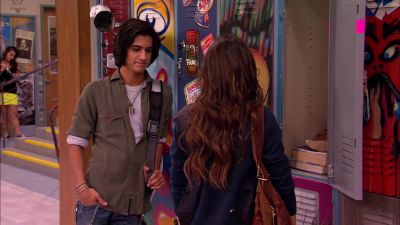 - WHATCHA DOING? - Victorious