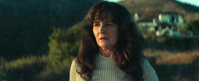 - What'd you do?
(Olivia sighs) - Long Gone Heroes