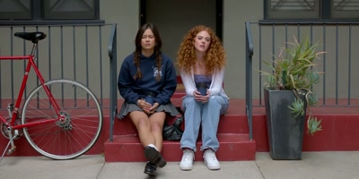 - What'd she do?
- She put the dice in her mouth again. - Shrinking