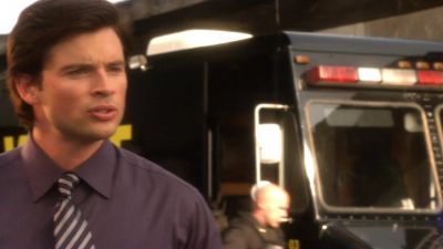 - What'd you just say?
- Nothing. - Smallville