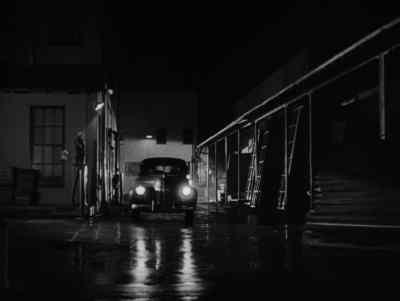 What'd she turn down the alley for? - Armored Car Robbery