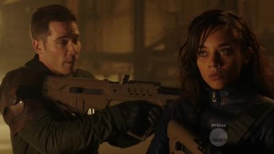 Whatever happens,
you grab the hostage. - Killjoys