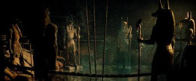Whatever's in there those chains aren't for bringing it up - The Mummy