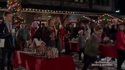What're you doing here?
- We came for Christmas. - Return to Christmas Creek