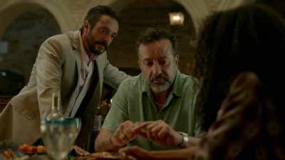 - What're you talking about?
- You think I'm a fool? - Taken