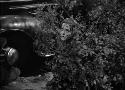 - What're you--
- Remember me? I'm Doghouse Reilly, - The Big Sleep
