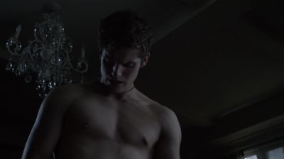 What's around your neck? - Teen Wolf