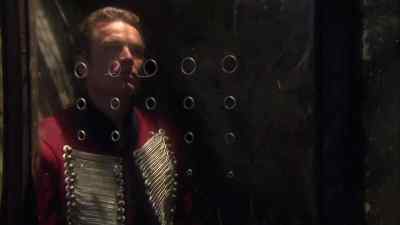 - What's that banging?
- Something's wrong. - Torchwood