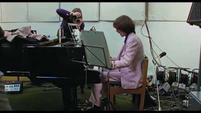 What's this chord, Billy? E with a C? - The Beatles: Get Back
