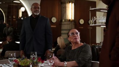 - What's Dad doing here?
- I invited him. - Chicago Med