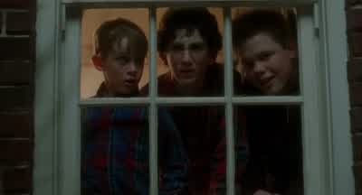 What's he doing nowHe walks up and down the streets every nightsalting the sidewalksMaybe he's just trying to be niceNo waySee that garbage can full of saltThat's where he keeps his victimsThe salt turns the bodiesinto mummiesMummiesLook out - Home Alone