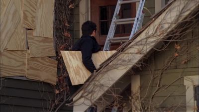 What's he doing? - Ghost Whisperer