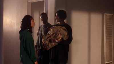 - What's this for?
- So you can take it to the car. - Menace II Society