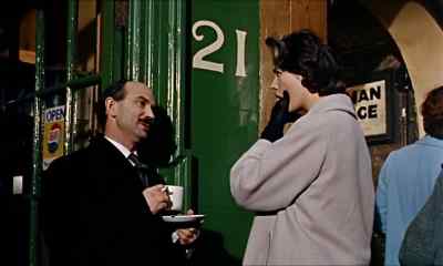 - What's going on here?
- Murder. - Peeping Tom