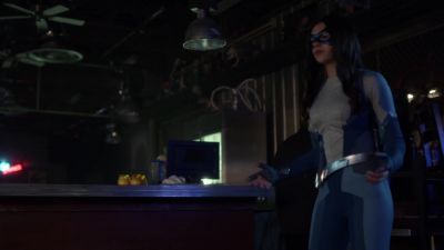 What's going on here? - Supergirl