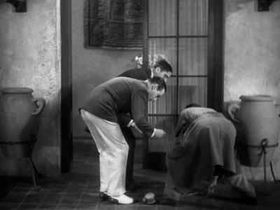 What's going on here? - The Cocoanuts