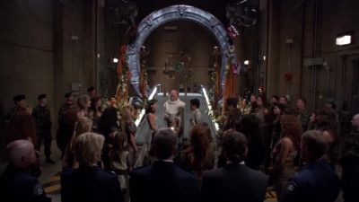 - What's going on here?
- Silence! - Stargate SG-1