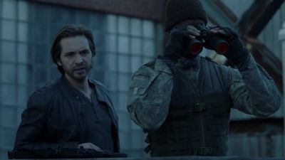 - What's going on?
- Holy shit. - 12 Monkeys