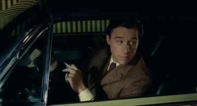 - What's going on?
- I don't know. We can't find the manager. - Targets