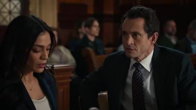 - What's going on?
- I don't know. - Law & Order