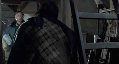- What's going on?\N- We're leaving. - The Pianist