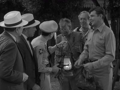 WHAT'S GOING ON? - The Andy Griffith Show