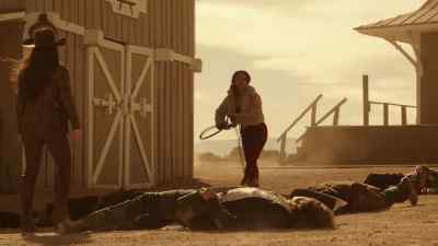 What's going on, Sheriff?
They're all dead. - Roswell, New Mexico