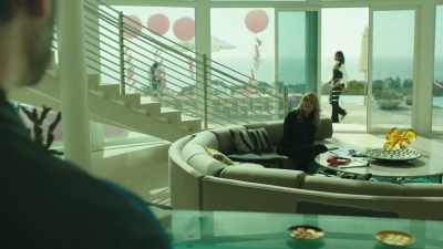 - What's going on?
- Six kids aren't coming tomorrow. Six. - Big Little Lies