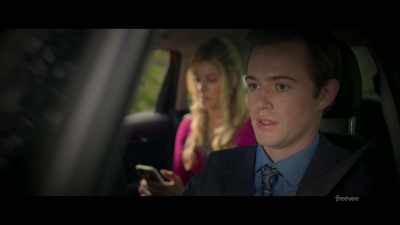 - What's going on?
- There's a tree in the road, - Sprung