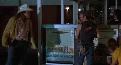 - What's going on?
- Travis will fix it. - Roadie